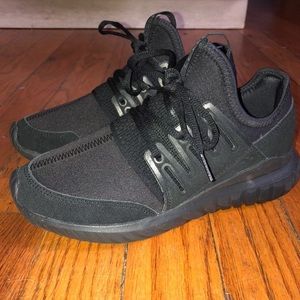 Adidas Tubular All Black Size 5 Youth